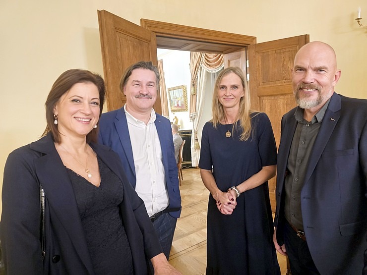 Latvijas Piļu un muižu asociācija svin 25 gadu jubileju Mālpils muižā 380906