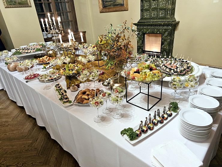 Latvijas Piļu un muižu asociācija svin 25 gadu jubileju Mālpils muižā 380917