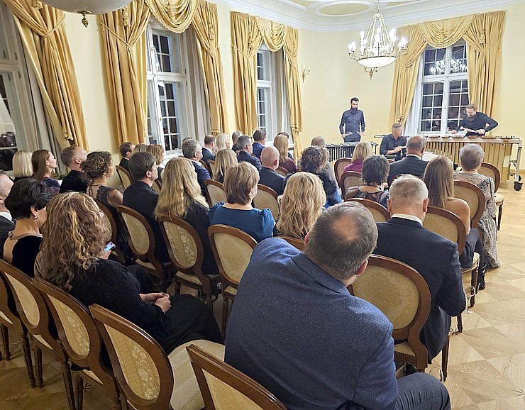 Latvijas Piļu un muižu asociācija svin 25 gadu jubileju Mālpils muižā 380902