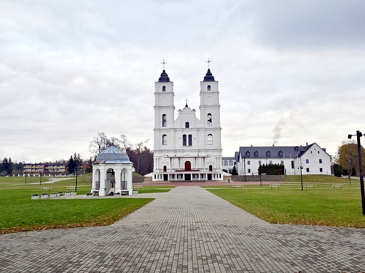 Ar 486 zirgspēku jaudīgo « Xpeng G6 » dodamies uz Latgales laukiem. Sadarbībā ar Autobrava 380984