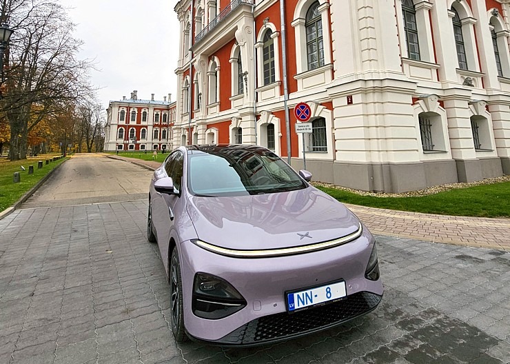 Apceļojam Latviju ar 486 zirgspēku jaudīgo « Xpeng G6 » no auto centra «Autobrava» 381031