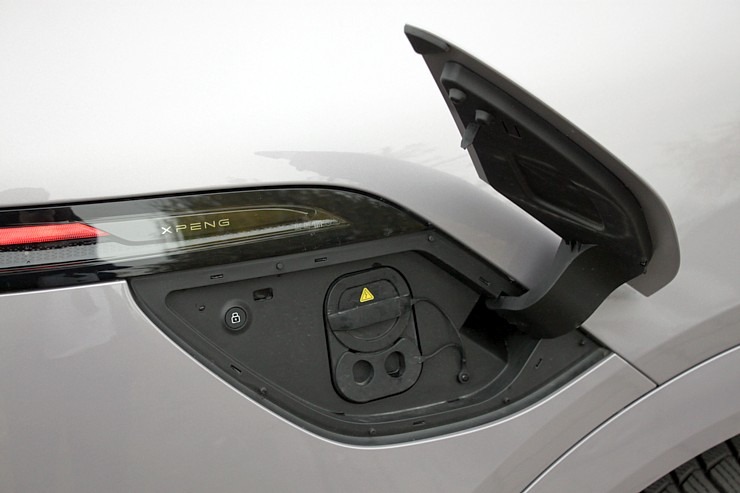 Apceļojam Latviju ar 486 zirgspēku jaudīgo « Xpeng G6 » no auto centra «Autobrava» 381045