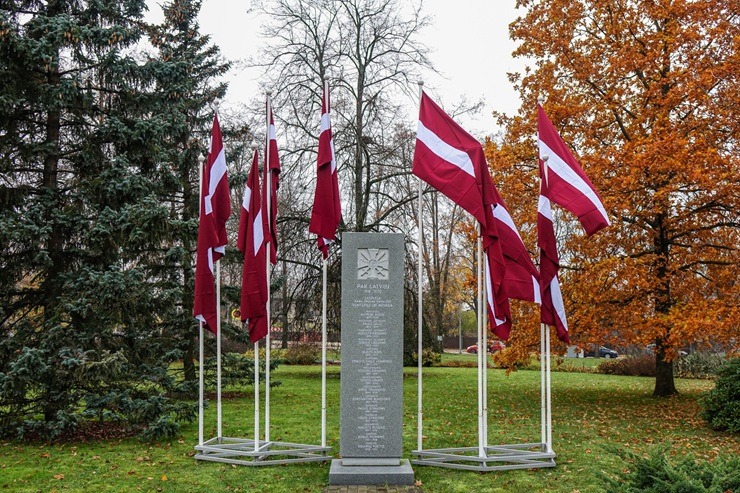 Ventspils patriotiskās noskaņās gaida svētkus 381077