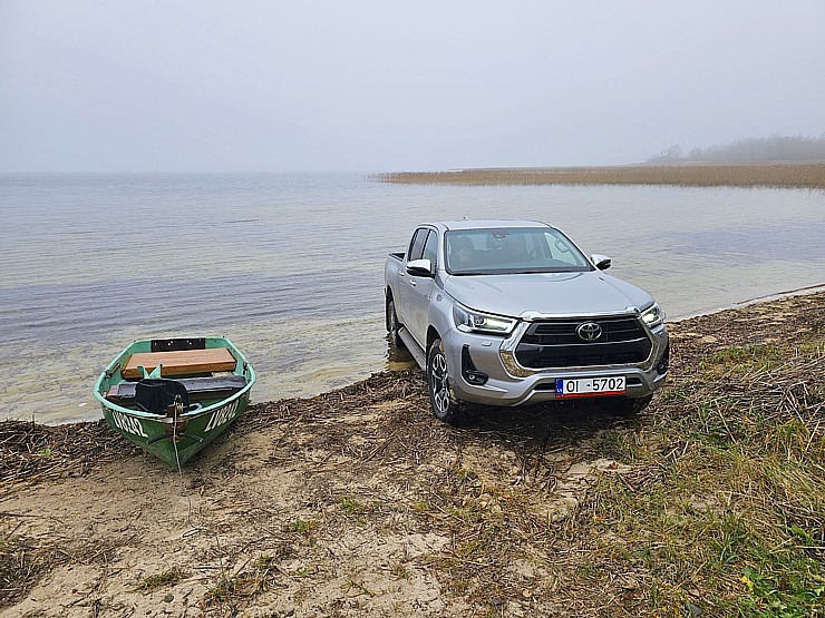 Sadarbībā ar auto nomu «SIXT Latvija» apceļojam Latviju - Toyota Hilux no 53 eiro dienā 381098