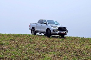 Sadarbībā ar auto nomu «SIXT Latvija» apceļojam Latviju - Toyota Hilux no 53 eiro dienā 1