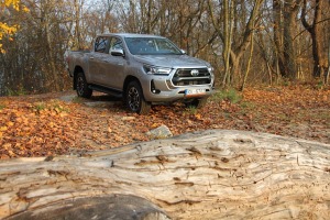 Sadarbībā ar auto nomu «SIXT Latvija» apceļojam Latviju - Toyota Hilux no 53 eiro dienā 24