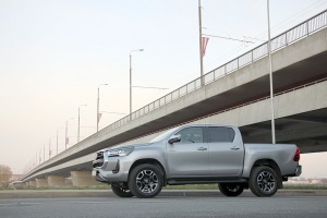 Sadarbībā ar auto nomu «SIXT Latvija» apceļojam Latviju - Toyota Hilux no 53 eiro dienā 27