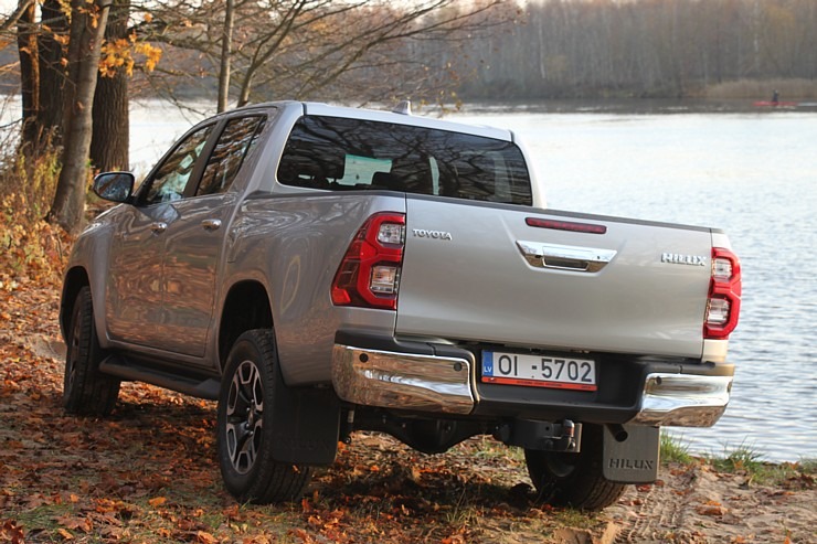 Toyota Hilux ir izcils piedzīvojumu auto, ko piedāvā «SIXT Latvija» no 53 eiro dienā 381143