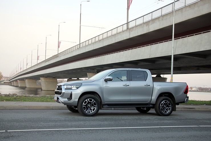 Toyota Hilux ir izcils piedzīvojumu auto, ko piedāvā «SIXT Latvija» no 53 eiro dienā 381173