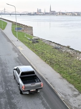 Toyota Hilux ir izcils piedzīvojumu auto, ko piedāvā «SIXT Latvija» no 53 eiro dienā 10