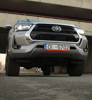 Toyota Hilux ir izcils piedzīvojumu auto, ko piedāvā «SIXT Latvija» no 53 eiro dienā 24