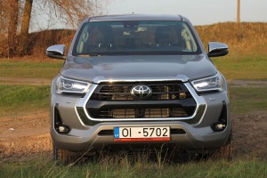 Toyota Hilux ir izcils piedzīvojumu auto, ko piedāvā «SIXT Latvija» no 53 eiro dienā 36