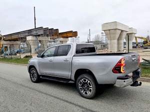 Toyota Hilux ir izcils piedzīvojumu auto, ko piedāvā «SIXT Latvija» no 53 eiro dienā 9