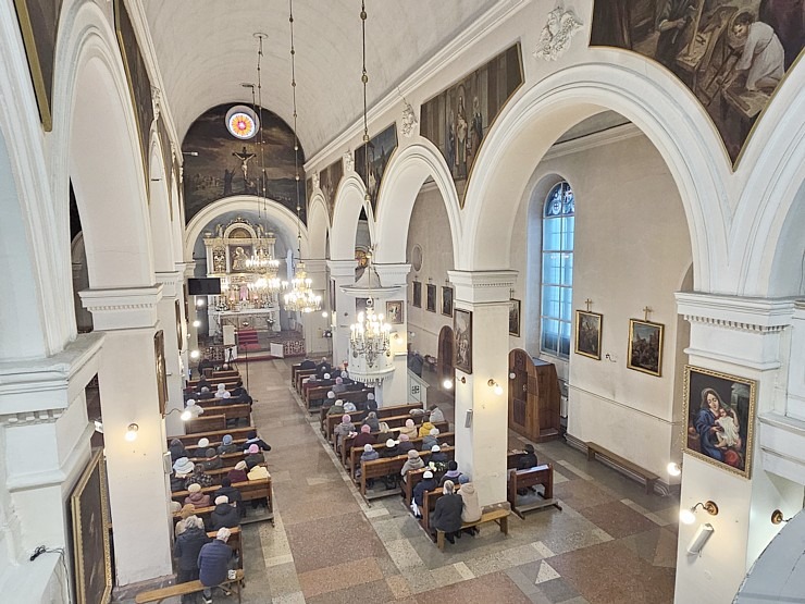 Katoļu kardināls Jānis Pujats kopā ar kristiešiem svin savu 95. dzimšanas dienu 381383