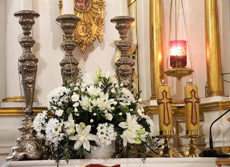 Katoļu kardināls Jānis Pujats kopā ar kristiešiem svin savu 95. dzimšanas dienu 381410