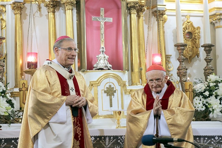 Katoļu kardināls Jānis Pujats kopā ar kristiešiem svin savu 95. dzimšanas dienu 381412