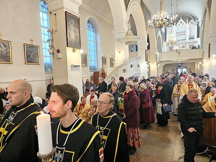 Katoļu kardināls Jānis Pujats kopā ar kristiešiem svin savu 95. dzimšanas dienu 381431