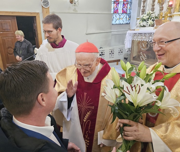 Katoļu kardināls Jānis Pujats kopā ar kristiešiem svin savu 95. dzimšanas dienu 381433