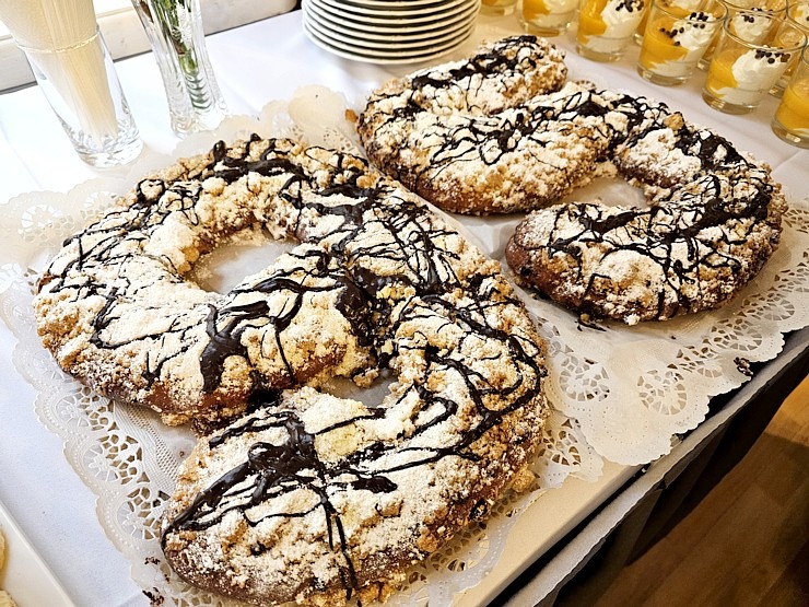 Katoļu kardināls Jānis Pujats kopā ar kristiešiem svin savu 95. dzimšanas dienu 381443