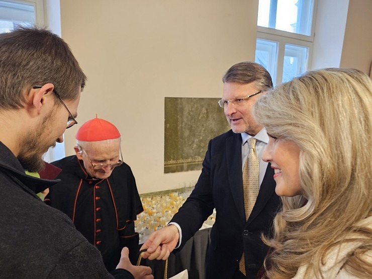 Katoļu kardināls Jānis Pujats kopā ar kristiešiem svin savu 95. dzimšanas dienu 381451