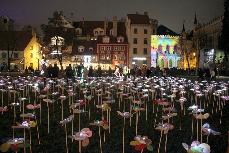 Gaismas festivāls «Staro Rīga 2025» uzrunā pilsētas viesus un rīdziniekus 381474