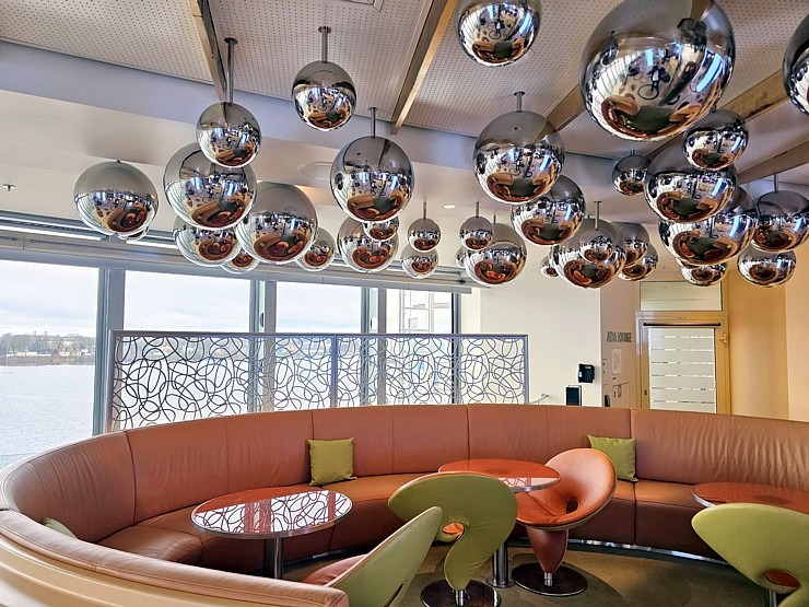 Valsts svētku laikā Rīgas ostā pirmoreiz viesojas Vācijas «AIDA Cruises» kuģis «AIDAprima» 381567