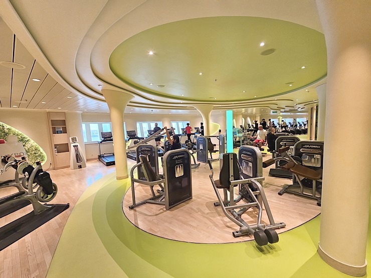 Valsts svētku laikā Rīgas ostā pirmoreiz viesojas Vācijas «AIDA Cruises» kuģis «AIDAprima» 381578