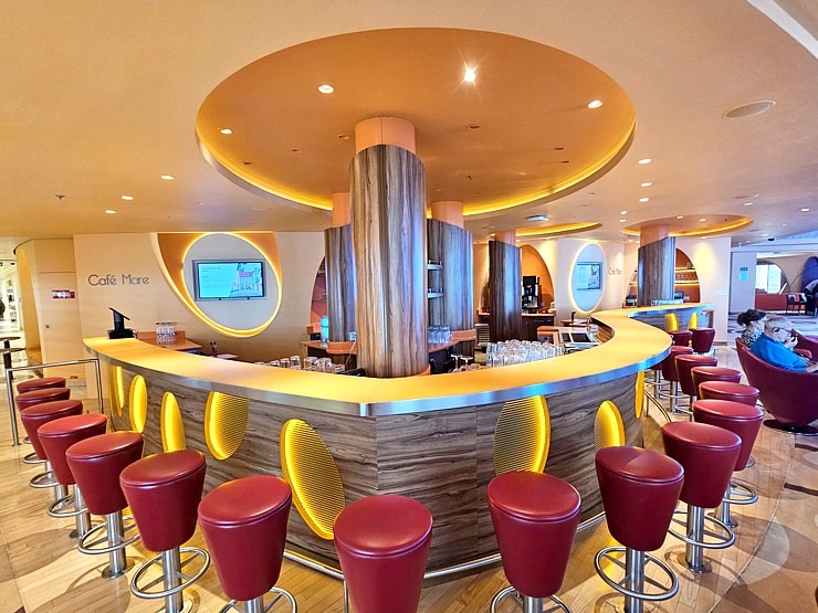 Valsts svētku laikā Rīgas ostā pirmoreiz viesojas Vācijas «AIDA Cruises» kuģis «AIDAprima» 381580