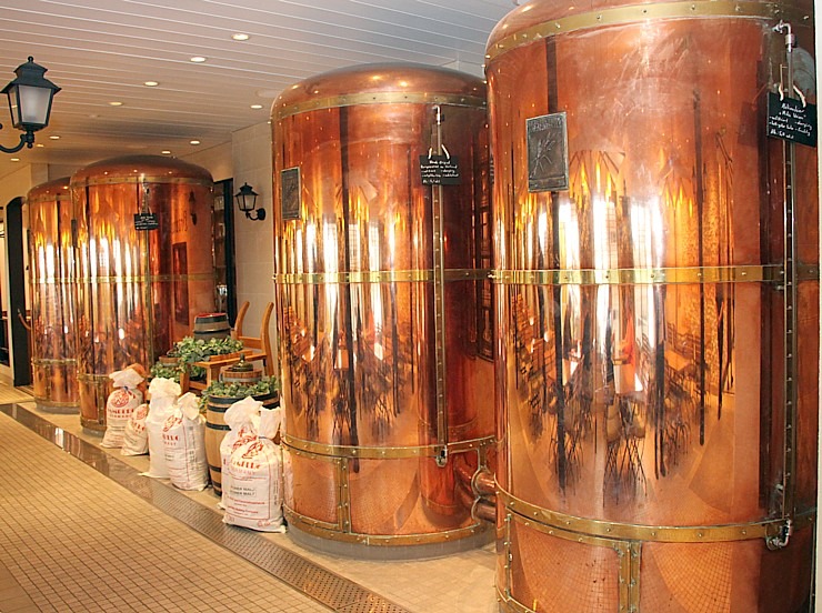 Valsts svētku laikā Rīgas ostā pirmoreiz viesojas Vācijas «AIDA Cruises» kuģis «AIDAprima» 381593