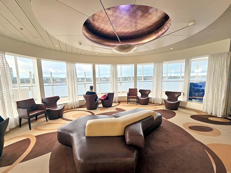 Valsts svētku laikā Rīgas ostā pirmoreiz viesojas Vācijas «AIDA Cruises» kuģis «AIDAprima» 381596