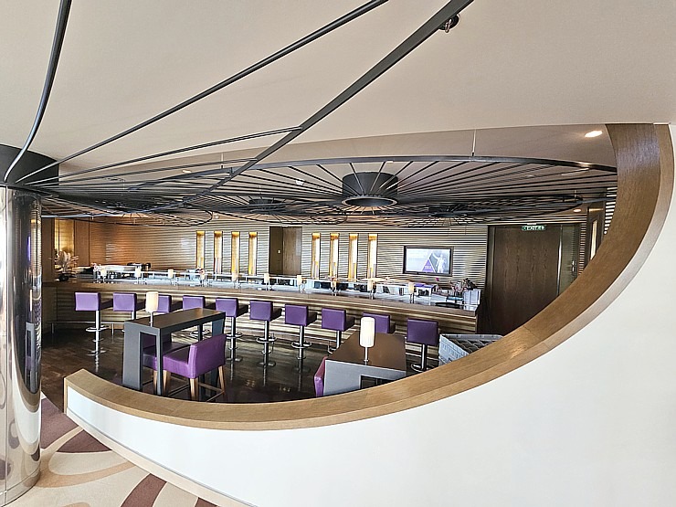 Valsts svētku laikā Rīgas ostā pirmoreiz viesojas Vācijas «AIDA Cruises» kuģis «AIDAprima» 381597