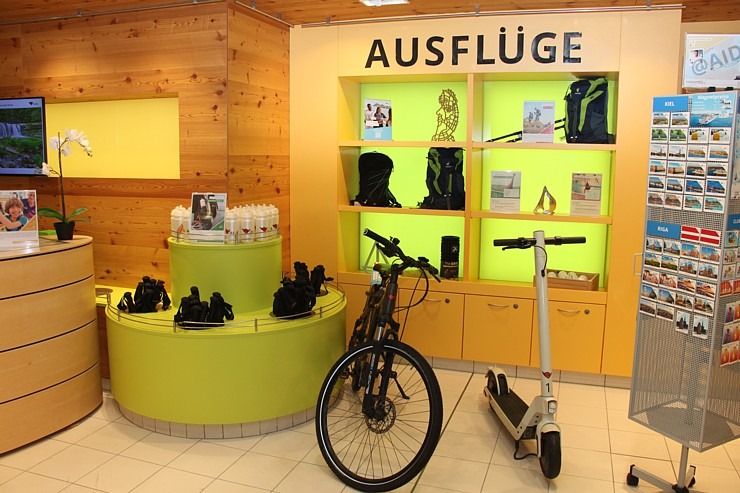 Valsts svētku laikā Rīgas ostā pirmoreiz viesojas Vācijas «AIDA Cruises» kuģis «AIDAprima» 381619