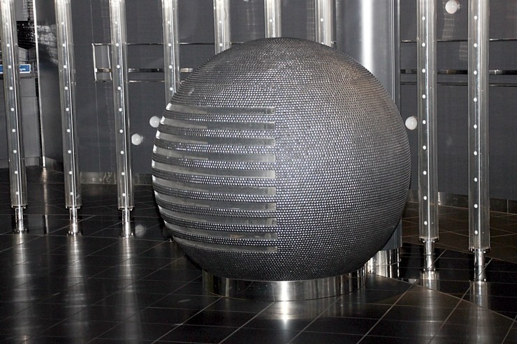 Valsts svētku laikā Rīgas ostā pirmoreiz viesojas Vācijas «AIDA Cruises» kuģis «AIDAprima» 381620