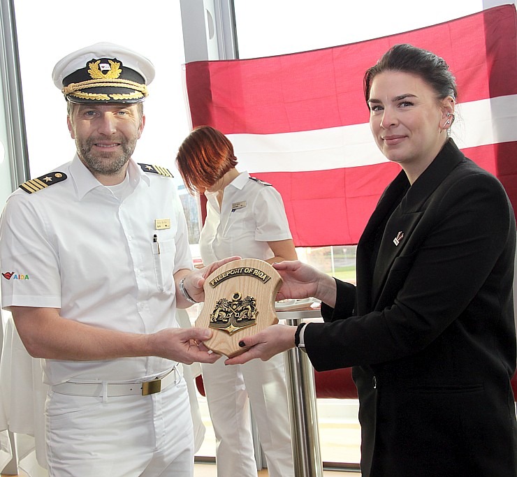 Valsts svētku laikā Rīgas ostā pirmoreiz viesojas Vācijas «AIDA Cruises» kuģis «AIDAprima» 381559