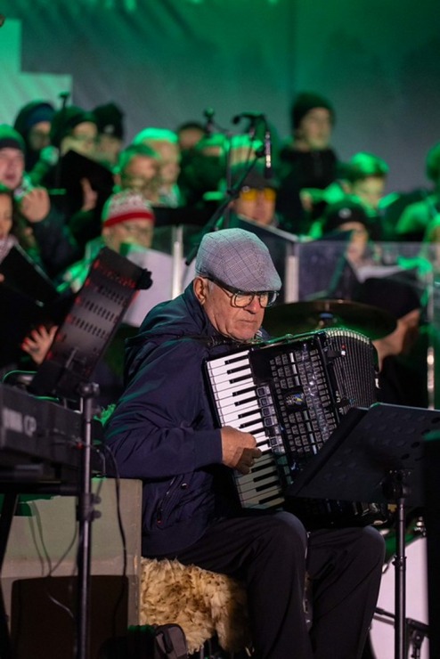 Ar Gaismas ceļu un skanīgu koncertu Jūrmalā atzīmē 18. novembri 381637