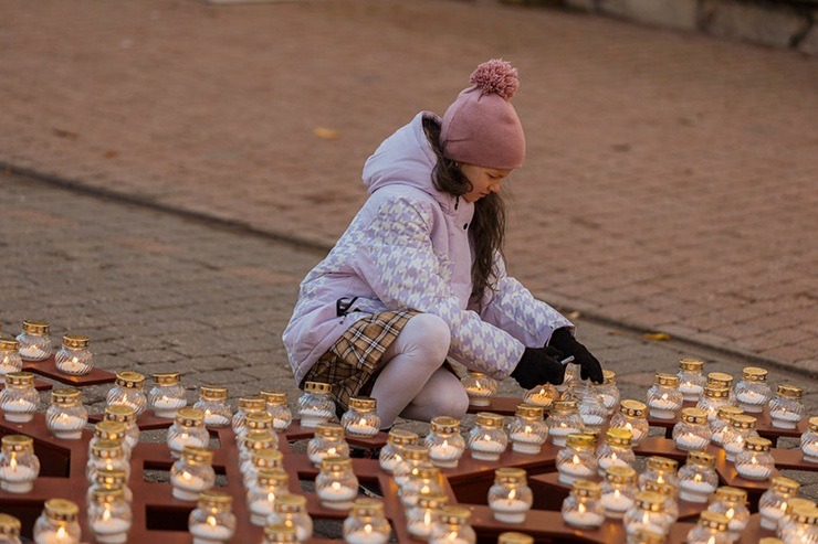 Ar Gaismas ceļu un skanīgu koncertu Jūrmalā atzīmē 18. novembri 381629