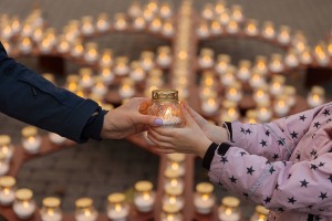 Ar Gaismas ceļu un skanīgu koncertu Jūrmalā atzīmē 18. novembri - Foto