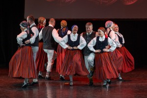 Lieli un mazi dejotāji Liepājā dejo Latvijai 3