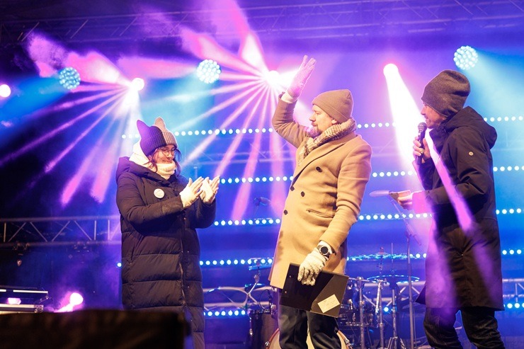 Tūkstošiem lielu un mazu rīdzinieku bauda svētku atmosfēru LIDO 381745