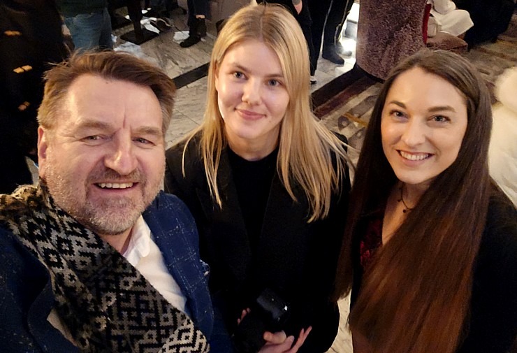 Vecrīgas 5 zvaigžņu viesnīcā «Grand Hotel Kempinski Riga» iedegas Ziemassvētku eglīte 381825