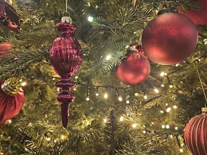 Vecrīgas 5 zvaigžņu viesnīcā «Grand Hotel Kempinski Riga» iedegas Ziemassvētku eglīte 24