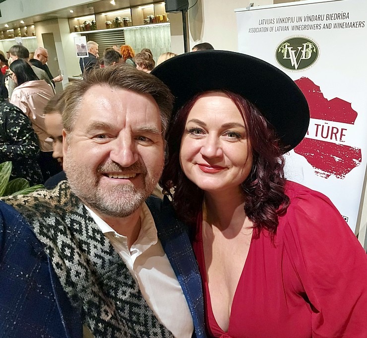 Vecrīgas viesnīcā «Pullman Riga Old Town» notiek «Latvijas augļu - ogu un vīnogu vīnu skate 2025» 381850