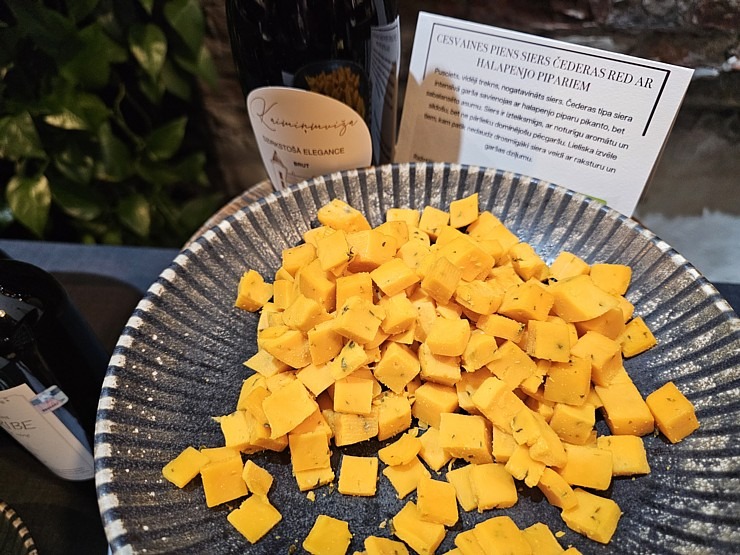 Vecrīgas viesnīcā «Pullman Riga Old Town» notiek «Latvijas augļu - ogu un vīnogu vīnu skate 2025» 381855