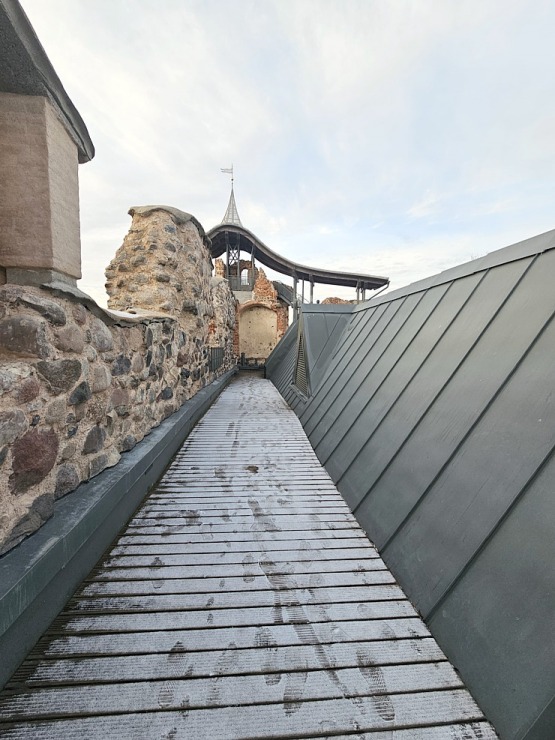 Sadarbībā ar auto nomu «Europcar Latvija» iepazīstam Dobeles pili 381925