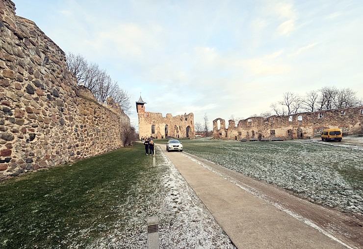 Sadarbībā ar auto nomu «Europcar Latvija» iepazīstam Dobeles pili 381910