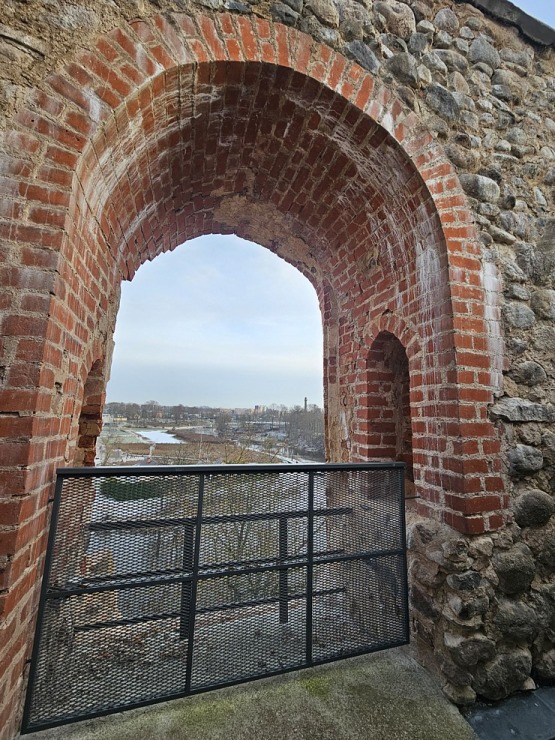 Sadarbībā ar auto nomu «Europcar Latvija» iepazīstam Dobeles pili 381928