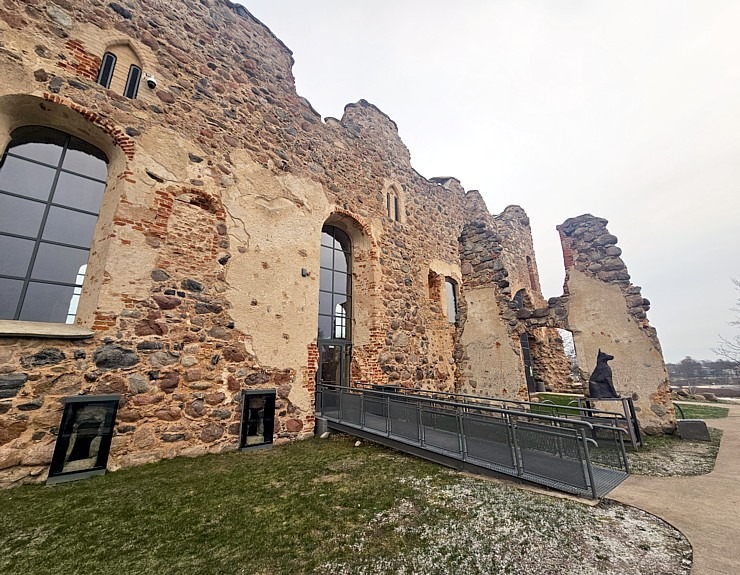 Sadarbībā ar auto nomu «Europcar Latvija» iepazīstam Dobeles pili 381913