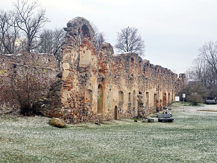 Sadarbībā ar auto nomu «Europcar Latvija» iepazīstam Dobeles pili 381914