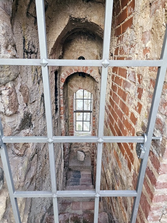 Sadarbībā ar auto nomu «Europcar Latvija» iepazīstam Dobeles pili 381916