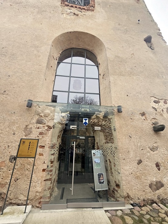 Sadarbībā ar auto nomu «Europcar Latvija» iepazīstam Dobeles pili 381917